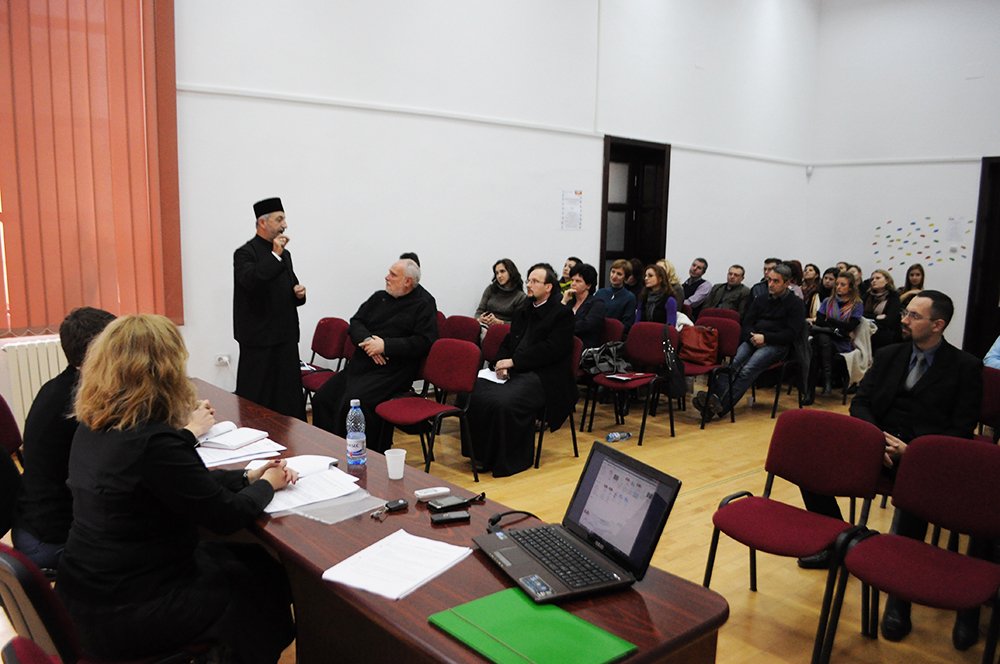 Dezbatere dedicată violenţei domestice 89106