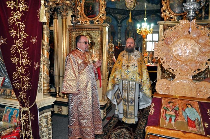 Hram în parohia „Sfântul Mercurie“ şi „Sfânta Ecaterina“ din Rădăşeni 88167