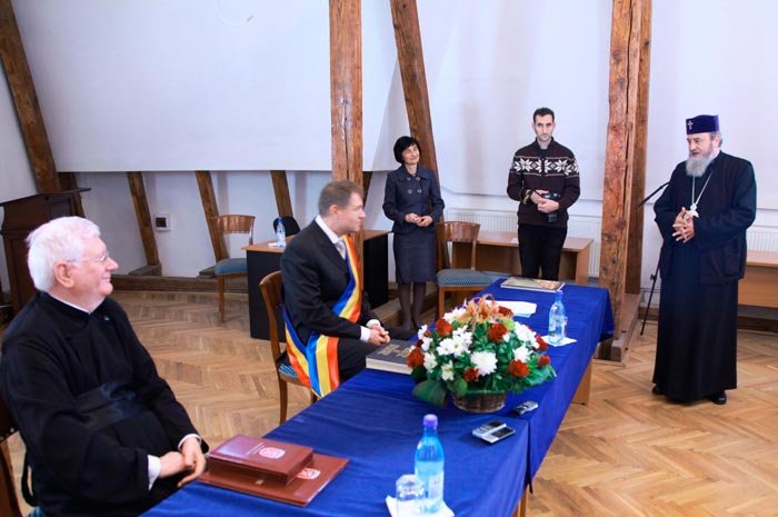 Sibienii se mândresc cu părintele Mircea Păcurariu 88212