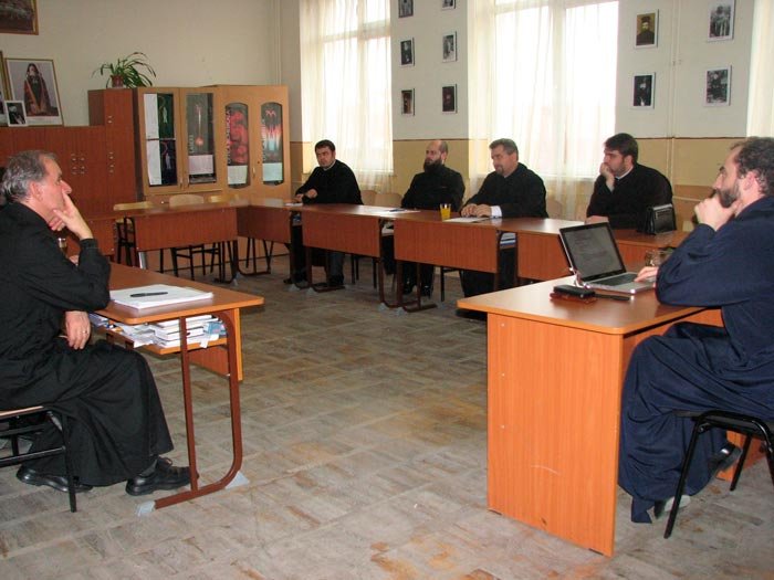 Reuniune în cadrul Biroului de catehizare în Arhiepiscopia Clujului 88220