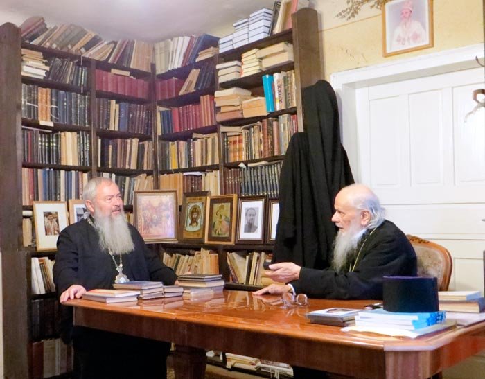 Vizita canonică a IPS Mitropolit Andrei în Episcopia Maramureşului şi Sătmarului 88219