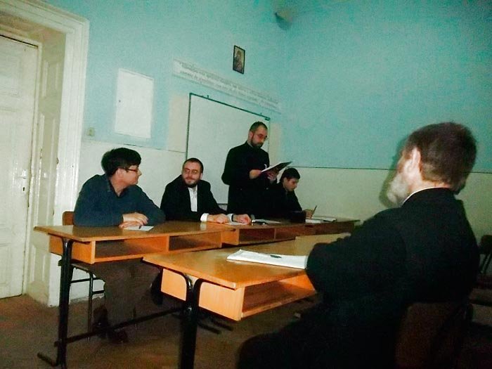 Cerc de istorie bisericească dedicat Episcopiei Huşilor 88249