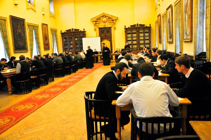 Examen de capacitate preoţească în Arhiepiscopia Iaşilor 88278