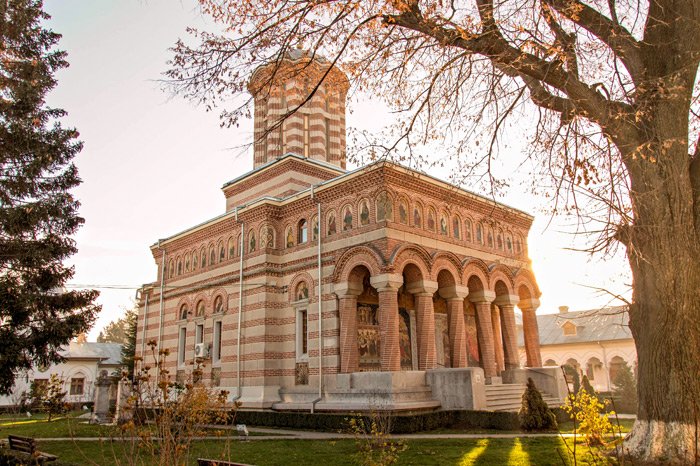 Frumuseţea postului între zidurile mănăstirii 88284