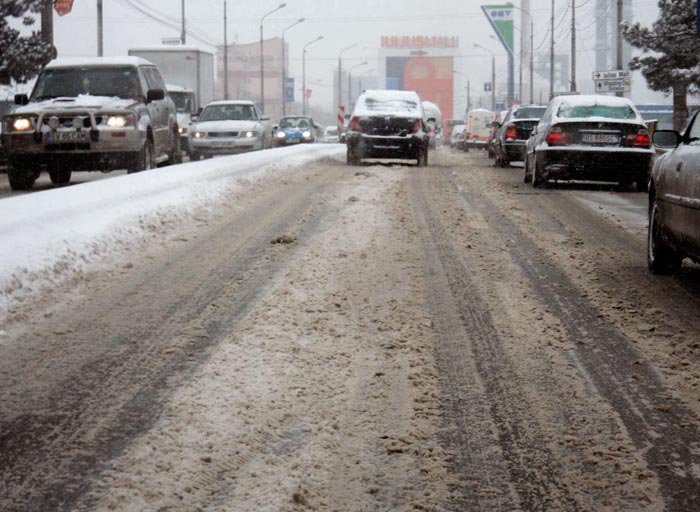 Ninsori şi viscol în întreaga ţară 88293