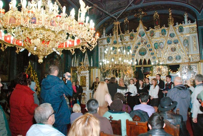 „Îngeri şi păstori colindă pământul“ 88337