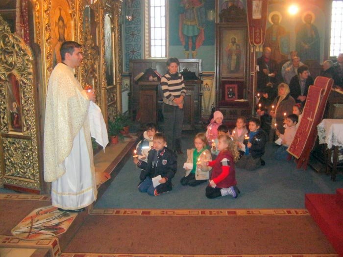 Campania „Să-l cunoaştem pe Moş Nicolae“ în Eparhia Caransebeşului 88370