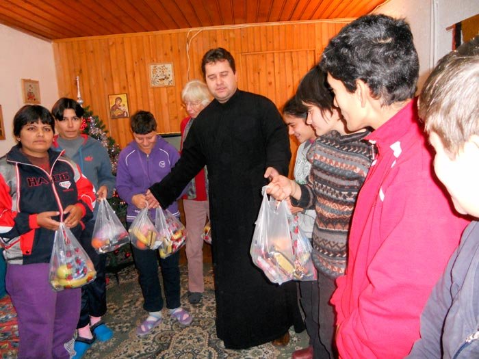 Acţiuni filantropice în Arhiepiscopia Târgoviştei 88389