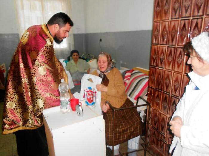 Maslu în capela Centrului de Asistenţă Sociomedicală din Mogoşeşti 88439