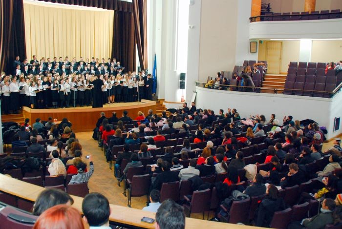 Concertul de colinde al studenţilor teologi 88508
