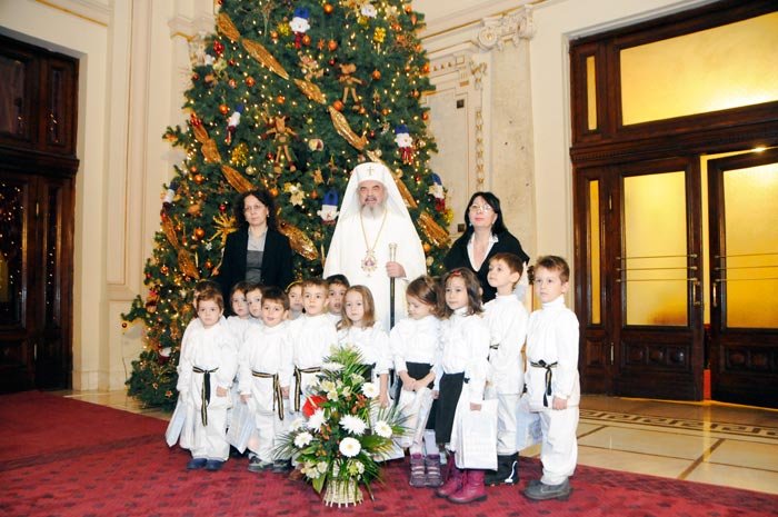 Primii colindători pe Colina Patriarhiei 88505