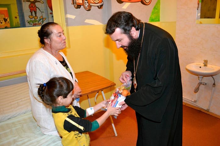 Taina Sfântului Maslu la Spitalul Municipal din Caransebeş 88516