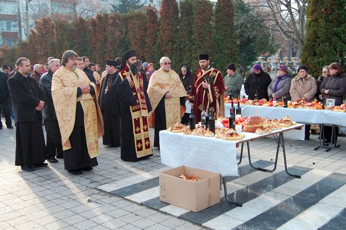 Manifestări dedicate eroilor 88593