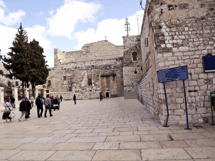 Dalbă lumină se cerne dinspre Betleem 88656