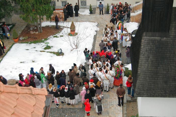 „Alaiul colindătorilor” la Centrul eparhial din Timişoara 88672