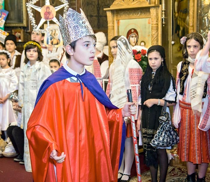 Fascinaţi de teatrul religios 88667