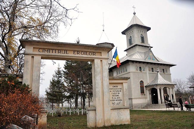 Pachete pentru nevoiaşi la parohia „Sf. Ierarh Nicolae“- Podu Iloaiei 88679