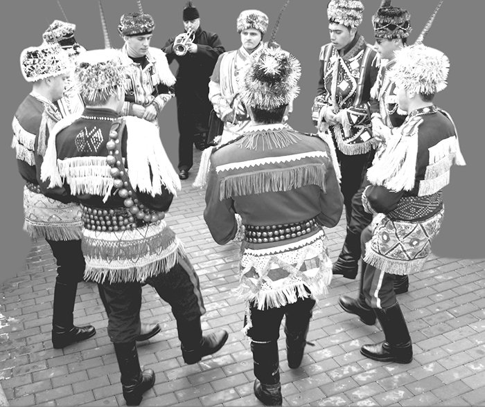 Incursiune în lumea satului 88715