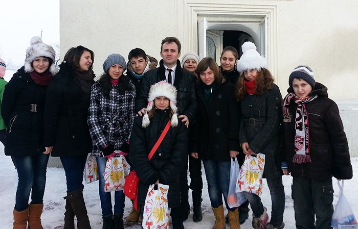 Colinde la Biserica „Sf. Arhangheli Mihail şi Gavriil“din Cozmeşti 88723