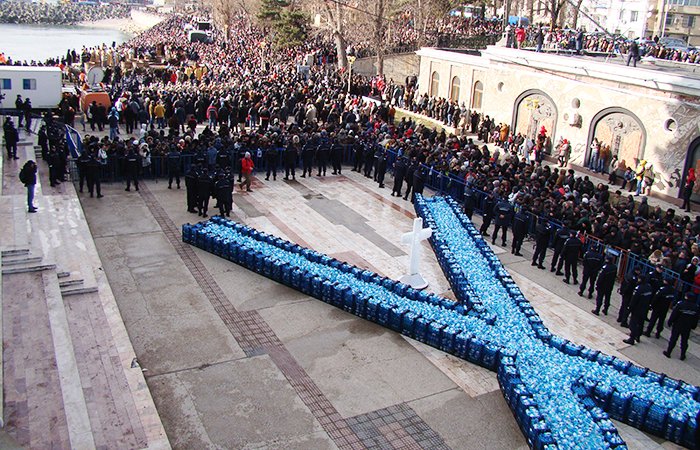 Sfinţirea apei la Dunăre şi mare 88781