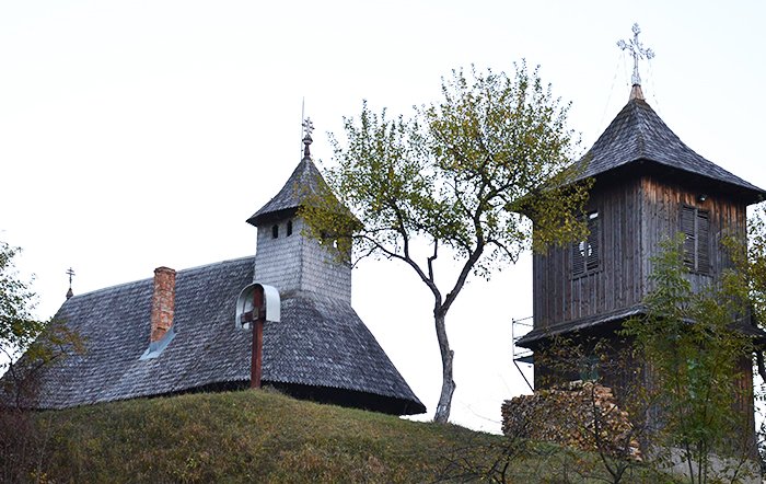 Bisericuţa de tisă a rugătorilor de la Bicazu Ardelean 88809