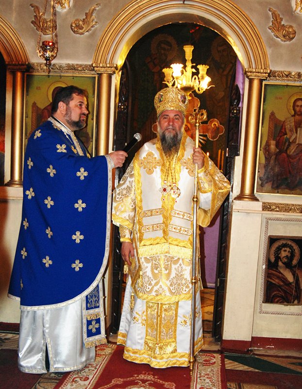Liturghii arhiereşti la Craiova, Râmnic şi Brebenii Oltului 88825