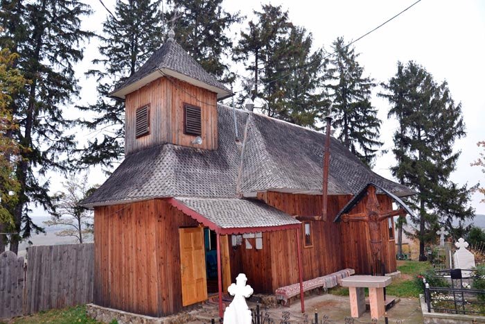 Bisericuţa supravieţuitoare de la Măşcăteşti 88920