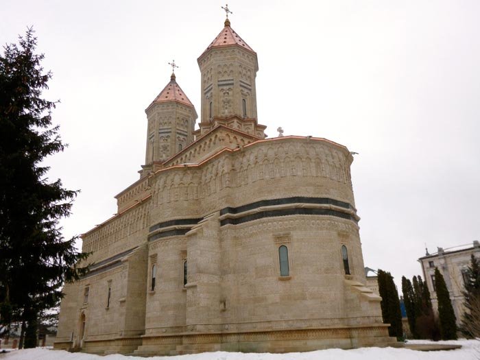 Reînflorirea Bisericii „Trei Ierarhi“ 88964