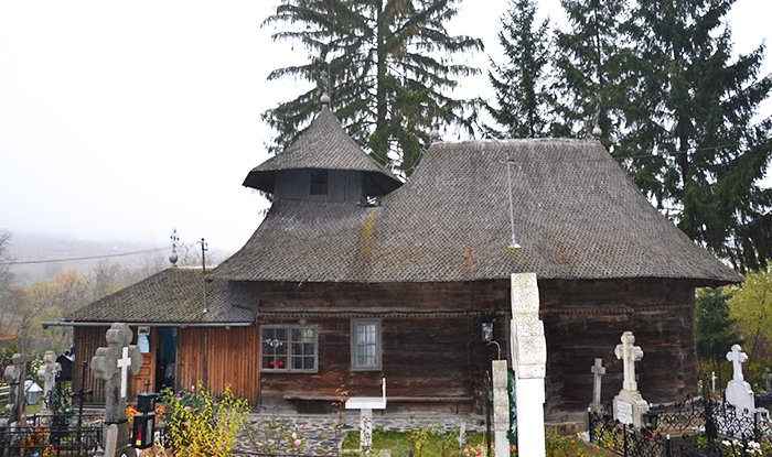 Bisericuţa din satul slatinelor 89028