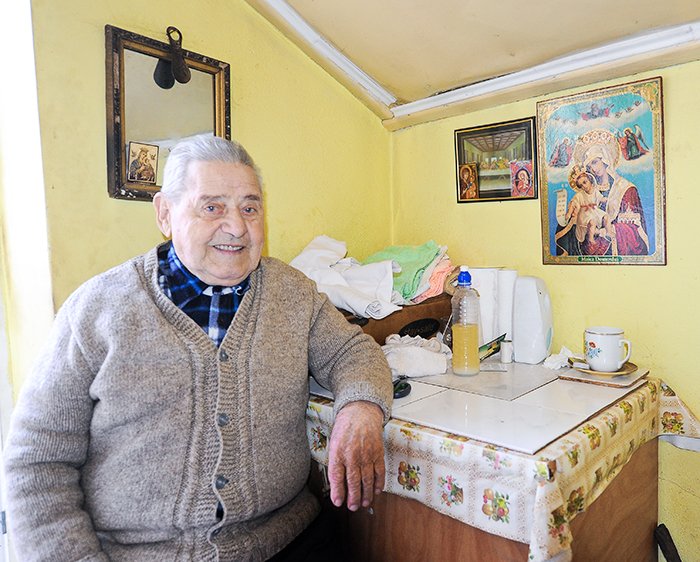 Vasile Libăr, „doftoru' de oase“ din Grecii de Jos 88134