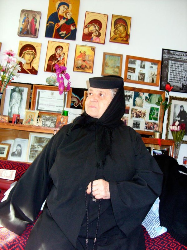 Maica Eudoxia Manolache şi muzeul de la Râmeţ 88026