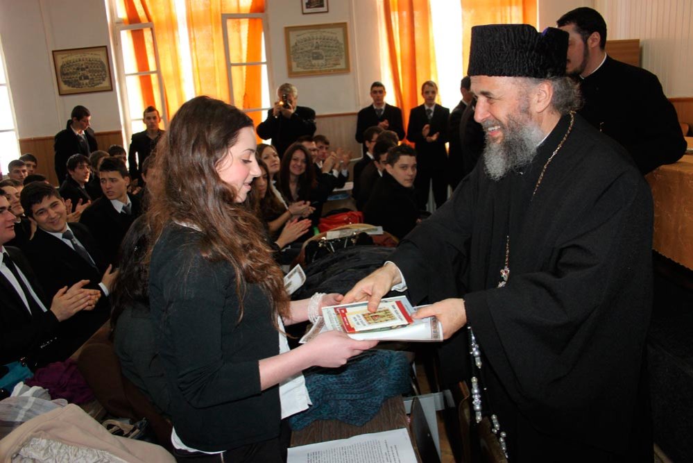 Simpozion interliceal la Seminarul Teologic „Sfântul Apostol Andrei” din Galaţi 88021