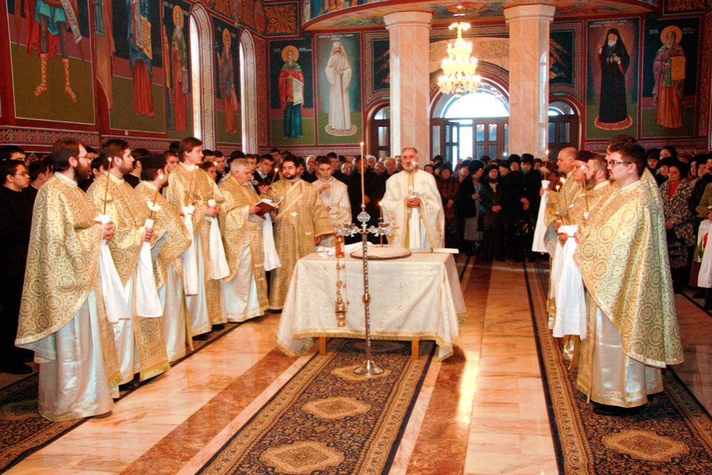 Sfinţii Trei Ierarhi: dascăli şi rugători pentru şcolile teologice 87987