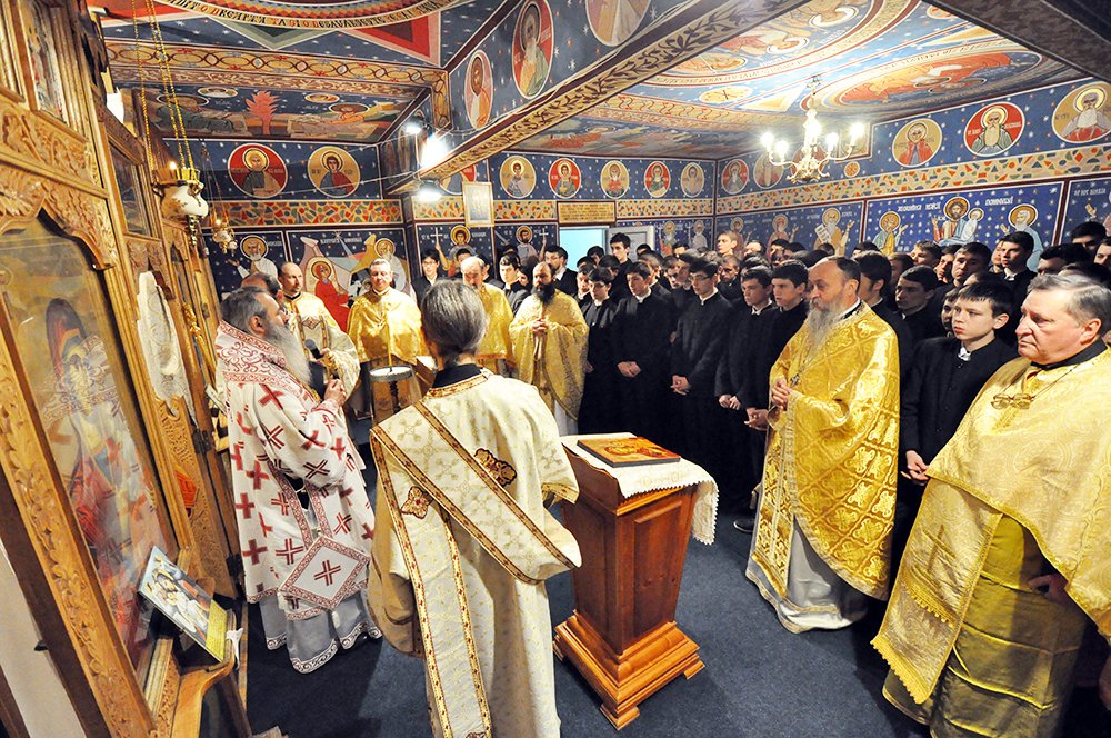 Zi de rugăciune şi de întâlnire cu elevii Seminarului Teologic Botoşani 87882