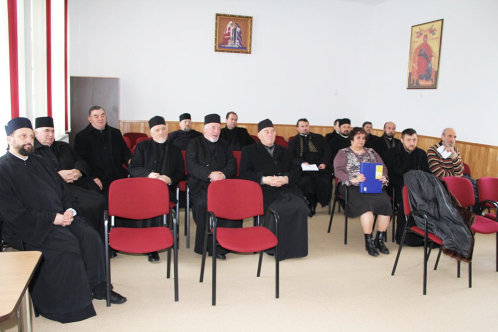 Întâlnirea membrilor Casei pentru Ajutor Reciproc a Eparhiei Romanului şi Bacăului 87688