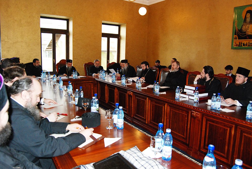 Doi episcopi ai Bisericii au devenit doctori în teologie 87660