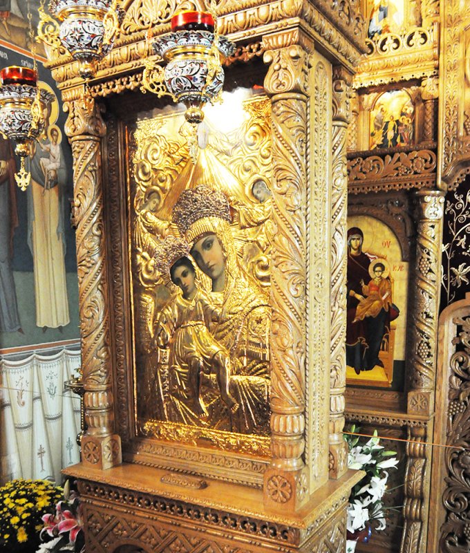 Procesiune la Feteşti cu icoana Maicii Domnului de la Mănăstirea Hadâmbu 87625