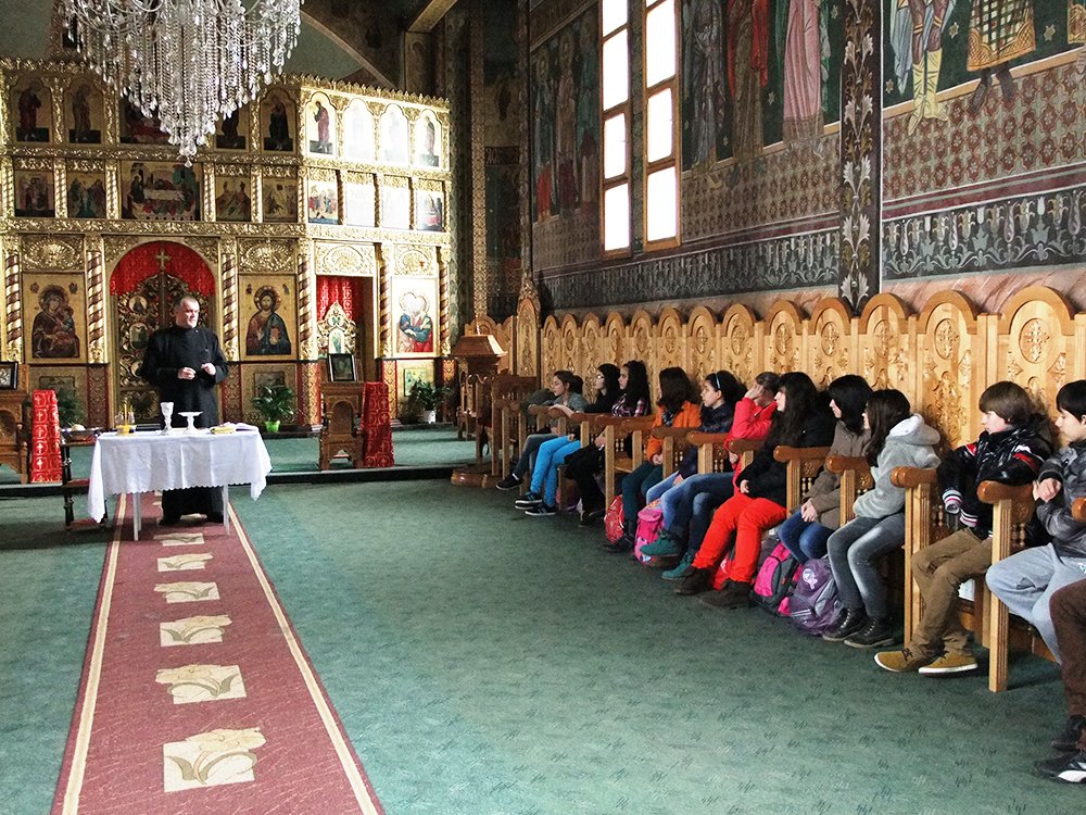 Laborator de religie la Biserica Govândari 87597