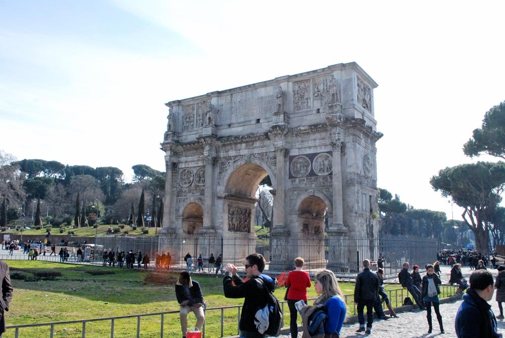 „Constantin şi-a făcut fiii creştini“ 87575