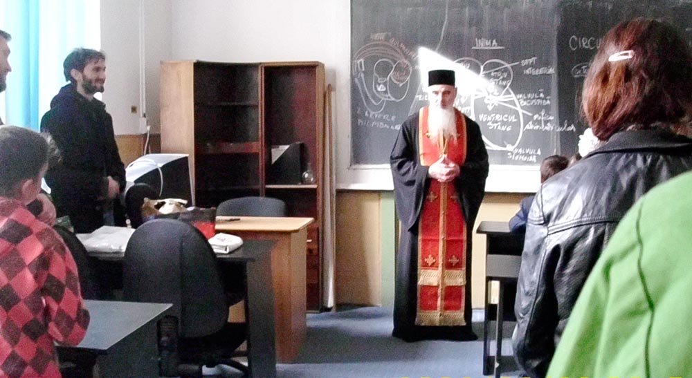 Prezenţă arhierească la olimpiada de limba rromani la Cluj-Napoca 87574