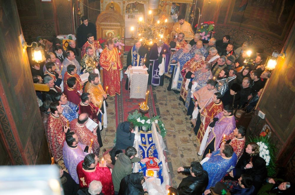 Două mănăstiri vizitate de arhierei olteni 87555