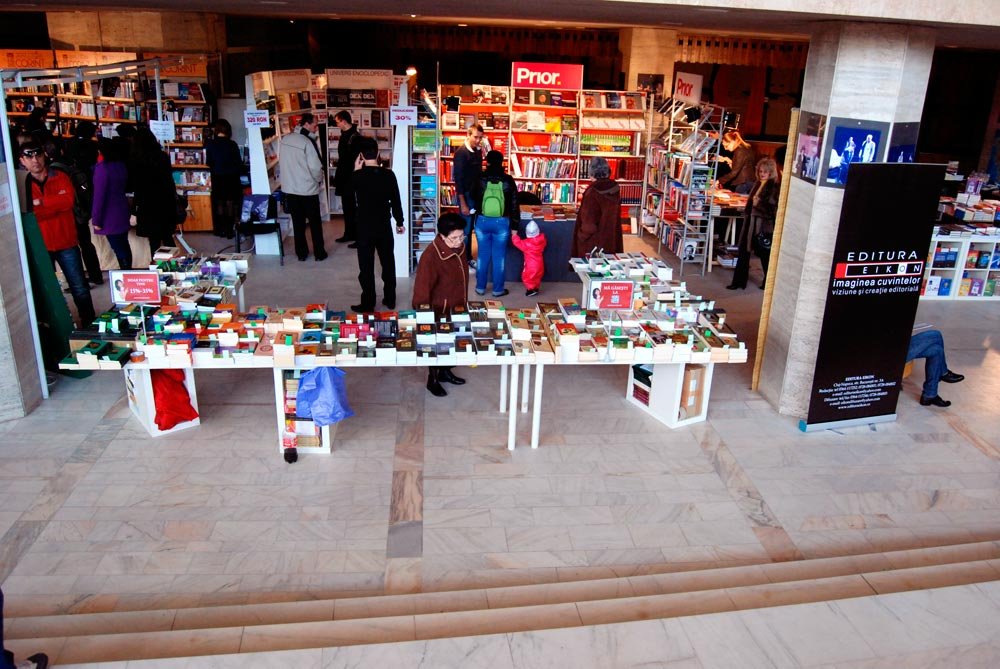 Târg naţional de carte la Craiova 87494