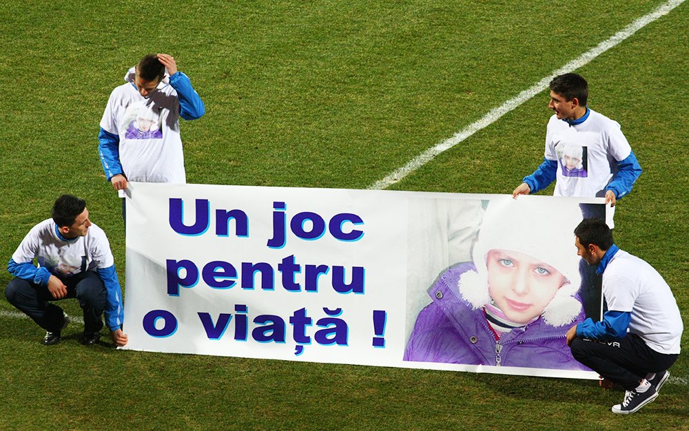 Campania umanitară „Un joc pentru o viaţă!“ 87377