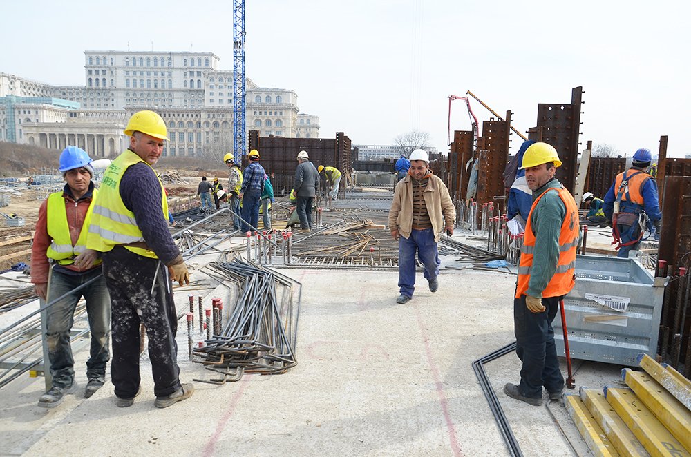 Se lucrează la finalizarea subsolului 1 87366