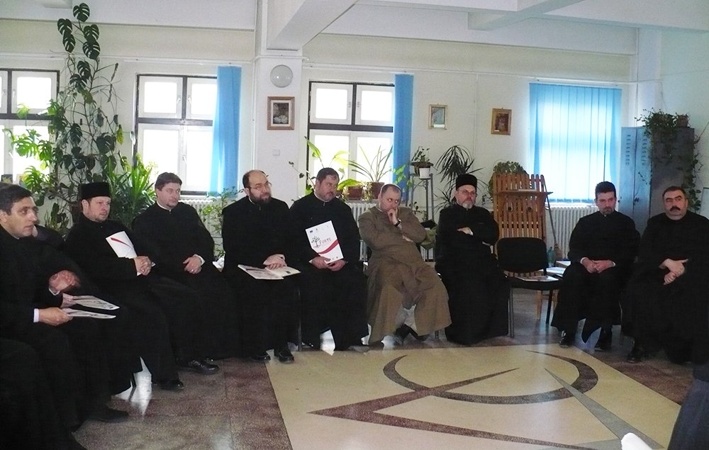 Atelier de lucru pentru preoţii de caritate din Eparhia Romanului şi Bacăului 87322