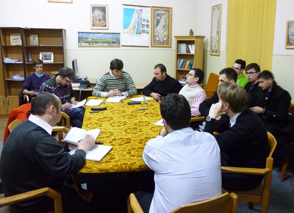 O nouă întrunire a Cercului de Cercetare Biblică 87324