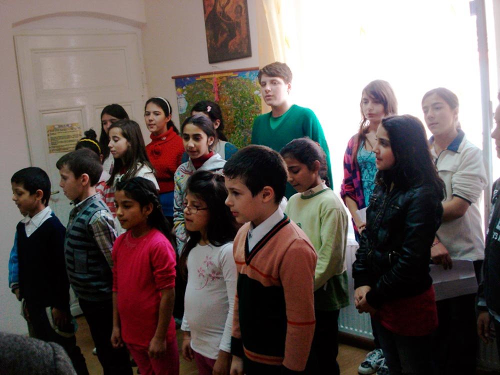 Serbare de Ziua Mamei la Centrul pentru copii „Aripi de Lumină“ 87270