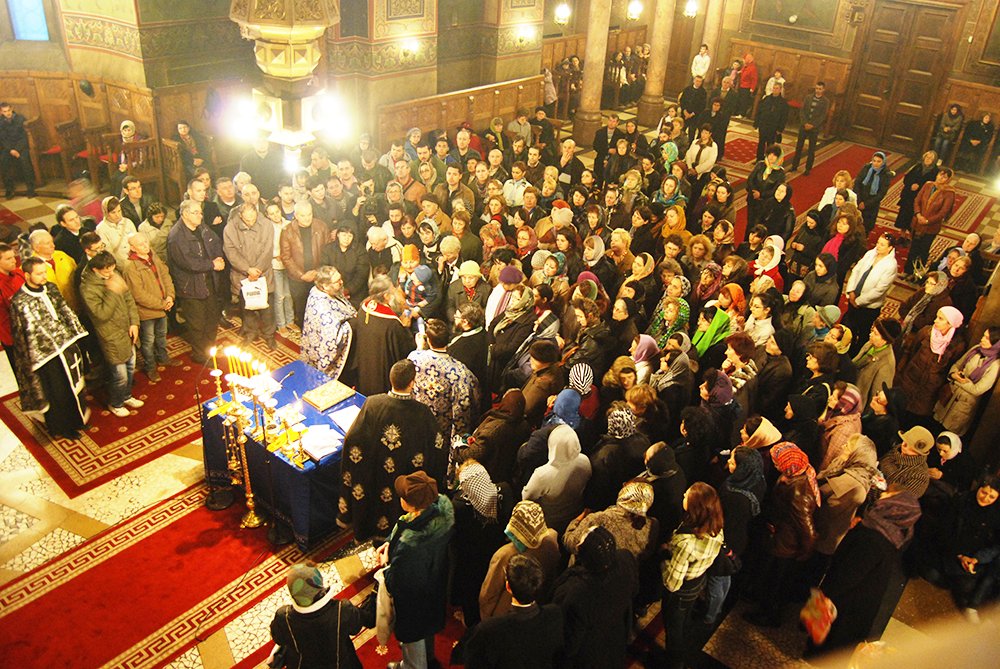 Maslu la Paraclisul „Madona Dudu” 87093