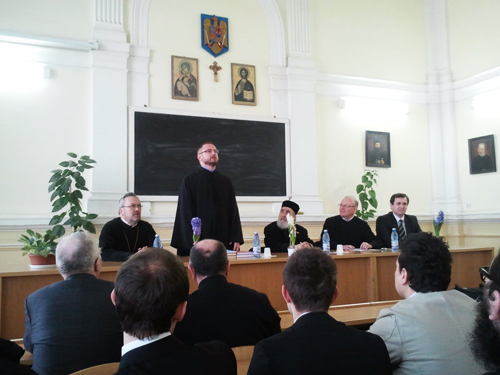 Conferinţă teologică la Arad 87075