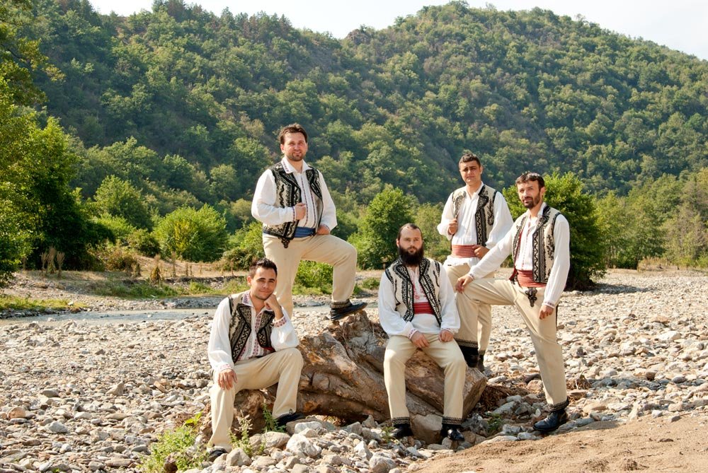Grupul folcloric „Izvoraşul“, pe urmele vechilor cântări 87051